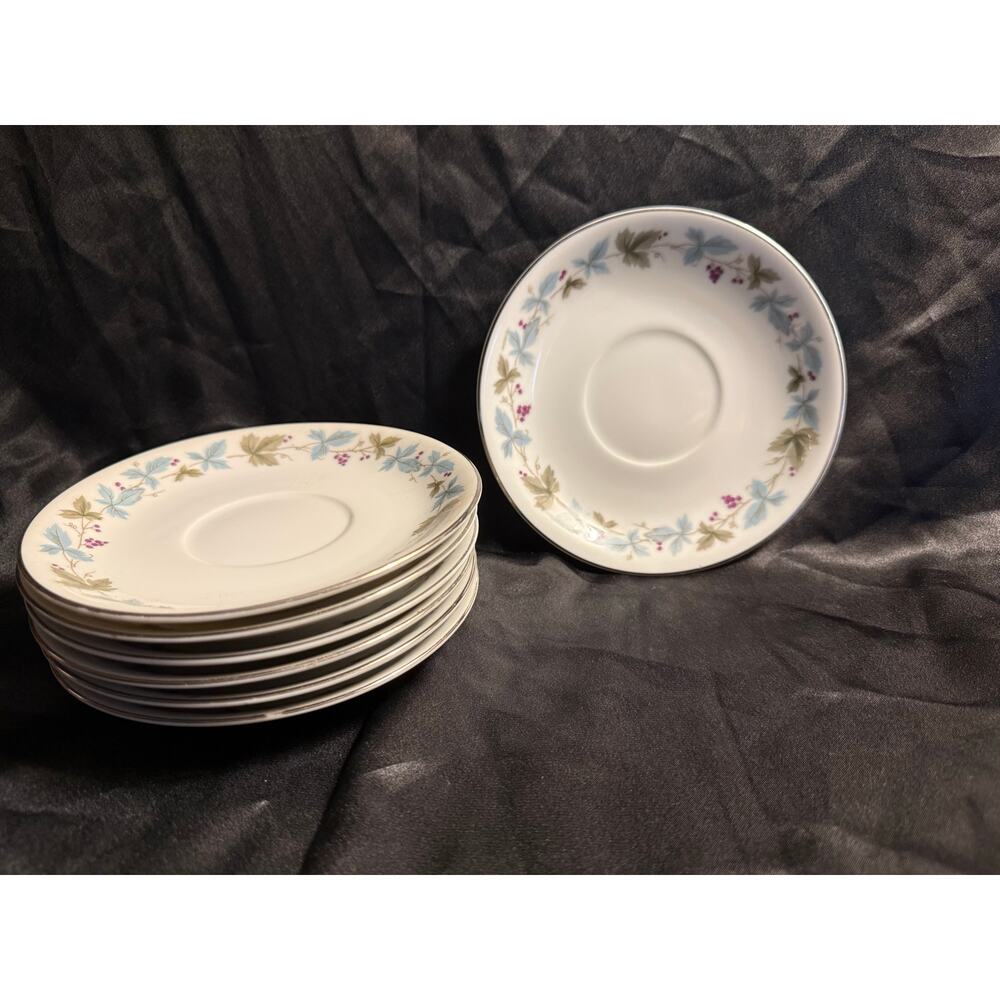 Vintage Fine China of Japan Grapevine Tea Cup Saucer Set 5.75” Set of 7
